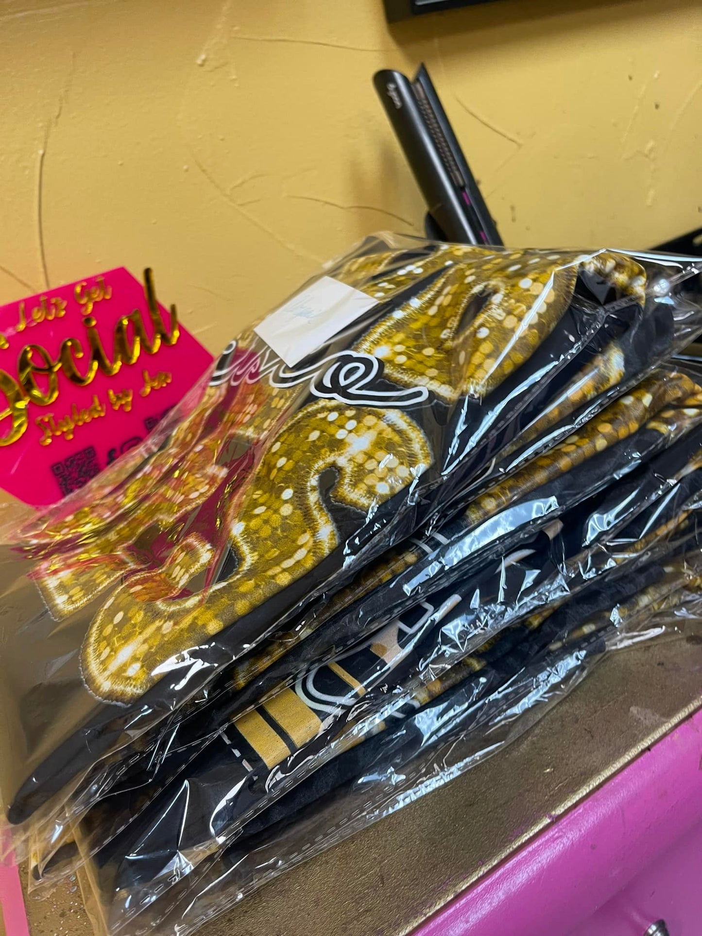 Loboes Sequin